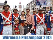 Die Würmesia stellte am 11.11.2012 bei Regen auf dem Marienplatz ihr Prinzenpaar 2013 Prinz Benny I. und Prinzessin Nina I. vor (©Foto: MartiN Schmitz)